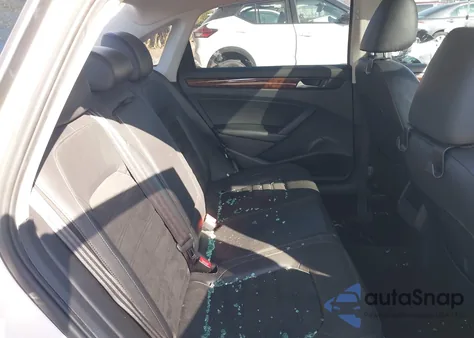 2012 Volkswagen Passat 2.5L Sel Premium z USA, uszkodzony, nr VIN 1VWCP7A30CC092222